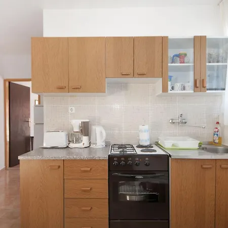 Mira Apartment Splitska