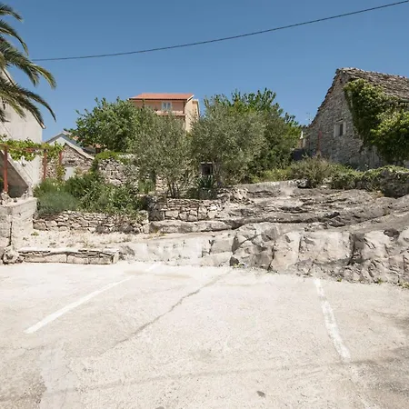 Mira * Splitska