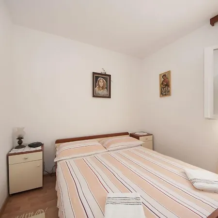 Mira Apartman Splitska